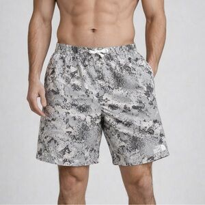 The North Face Gray Camo Athletic Shorts Men’s Large EUC